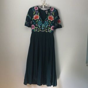 Embroidered green ASOS midi dress 4